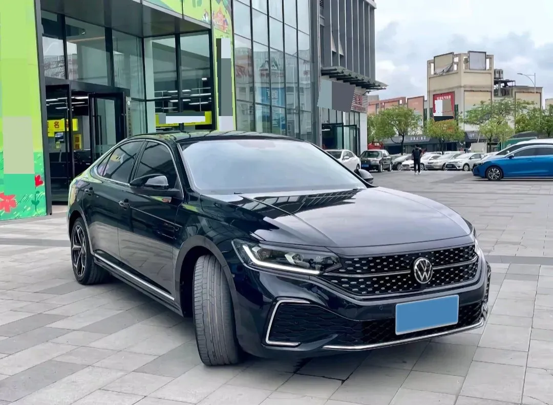 2024 Volkswagen Passat 2.0T 220HP L4 7DCT,autocango,china used car exporter,china ev exporter,chinese used car exporter,chinese used ev exporter