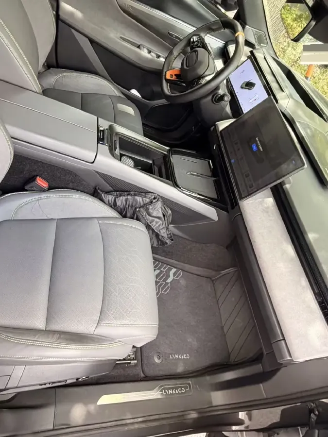 2023 LYNK&CO 08 EM-P 1.5T 163HP L4 3DHT PHEV 39.8KWH,autocango,china used car exporter,china ev exporter,chinese used car exporter,chinese used ev exporter