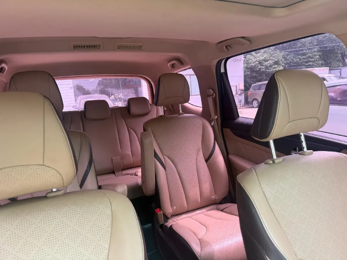 2017 BaoJun 730 1.5T 150HP L4 6DCT,autocango,china used car exporter,china ev exporter,chinese used car exporter,chinese used ev exporter