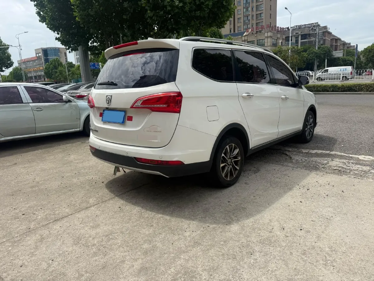 2017 BaoJun 730 1.5T 150HP L4 6DCT,autocango,china used car exporter,china ev exporter,chinese used car exporter,chinese used ev exporter
