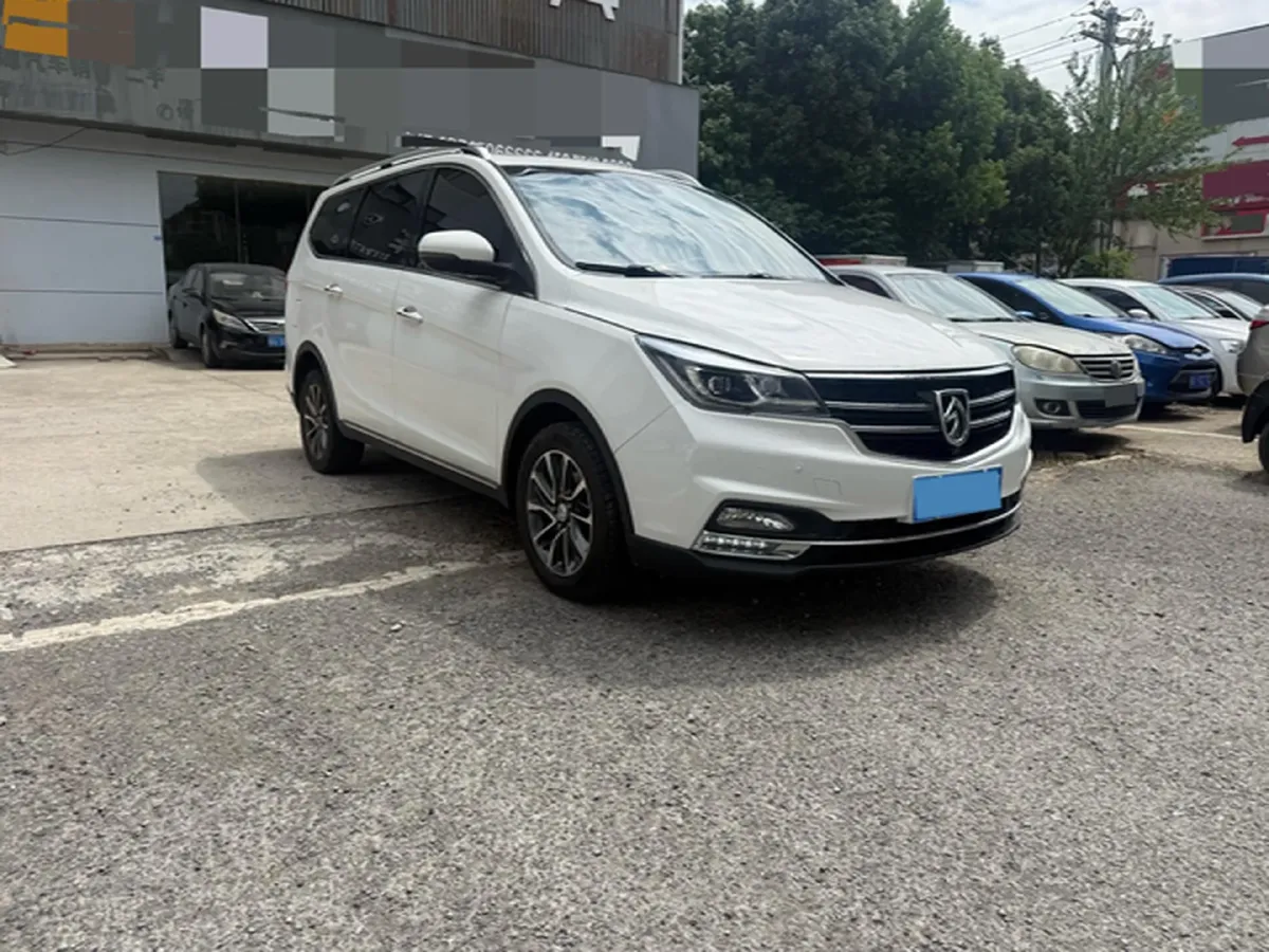 2017 BaoJun 730 1.5T 150HP L4 6DCT,autocango,china used car exporter,china ev exporter,chinese used car exporter,chinese used ev exporter