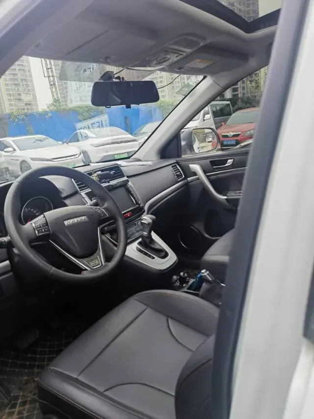 2021 Haval M6 1.5T 150HP L4 7DCT,autocango,china used car exporter,china ev exporter,chinese used car exporter,chinese used ev exporter