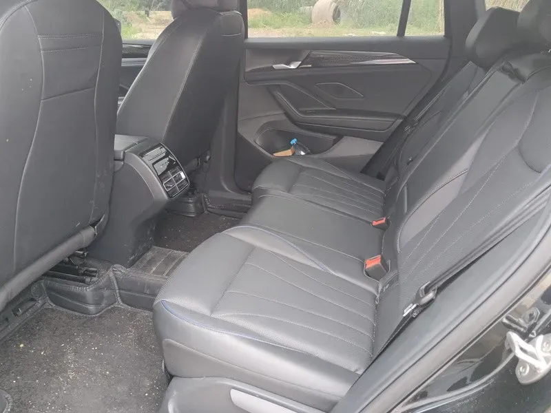 2024 Volkswagen Tiguan L 2.0T 186HP L4 7DCT,autocango,china used car exporter,china ev exporter,chinese used car exporter,chinese used ev exporter