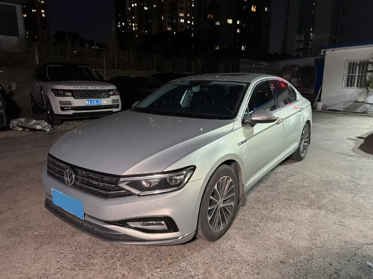 2020 Volkswagen Magotan 2.0T 186HP L4 7DCT,autocango,china used car exporter,china ev exporter,chinese used car exporter,chinese used ev exporter