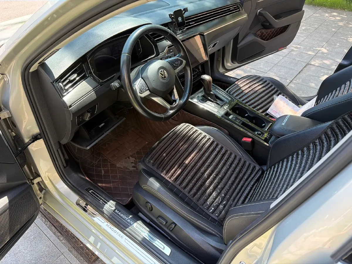 2020 Volkswagen Magotan 2.0T 186HP L4 7DCT,autocango,china used car exporter,china ev exporter,chinese used car exporter,chinese used ev exporter