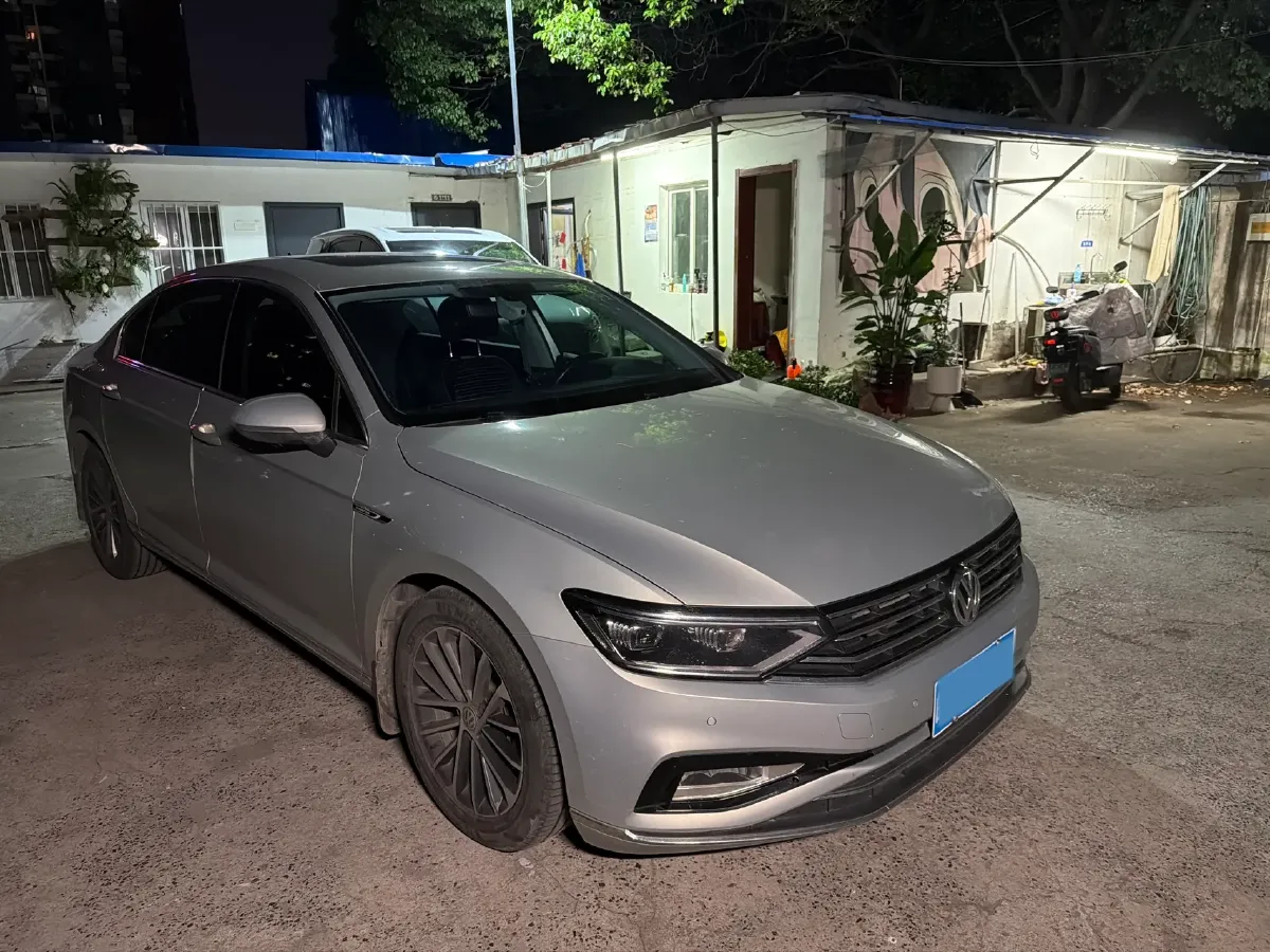 2020 Volkswagen Magotan 2.0T 186HP L4 7DCT,autocango,china used car exporter,china ev exporter,chinese used car exporter,chinese used ev exporter