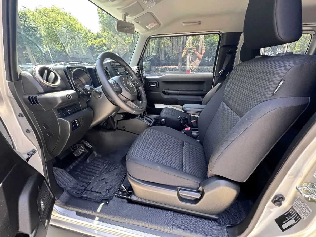2025 HongQi HS5 2.0T 252HP L4 8AT,autocango,china used car exporter,china ev exporter,chinese used car exporter,chinese used ev exporter