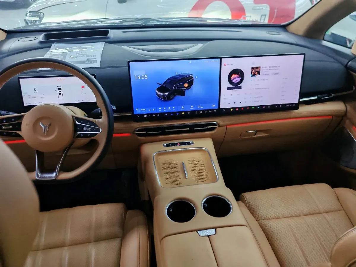 2025 Voyah Dream 1.5T 150HP L4 PHEV 41.7KWH,autocango,china used car exporter,china ev exporter,chinese used car exporter,chinese used ev exporter