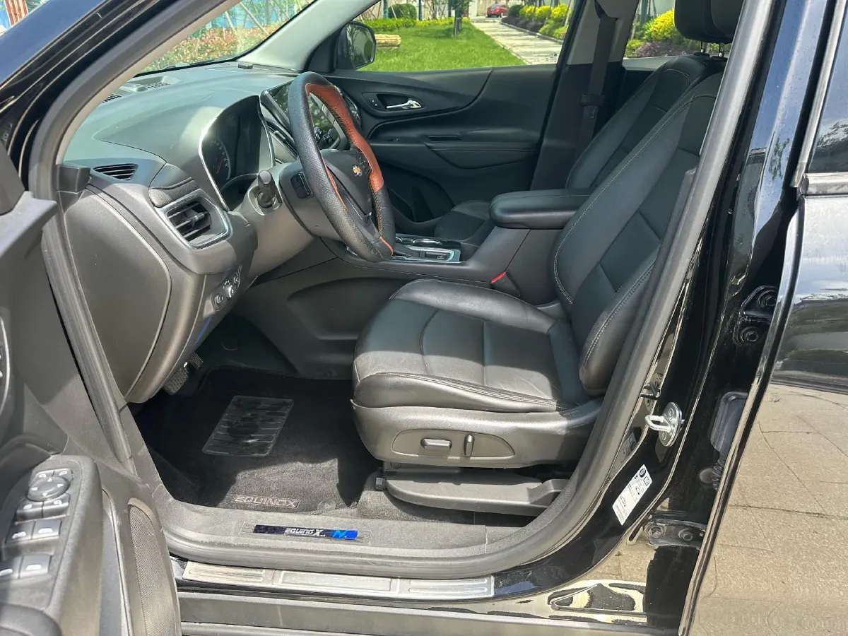 2019 Chevrolet Equinox 1.5T 169HP L4 6AT,autocango,china used car exporter,china ev exporter,chinese used car exporter,chinese used ev exporter