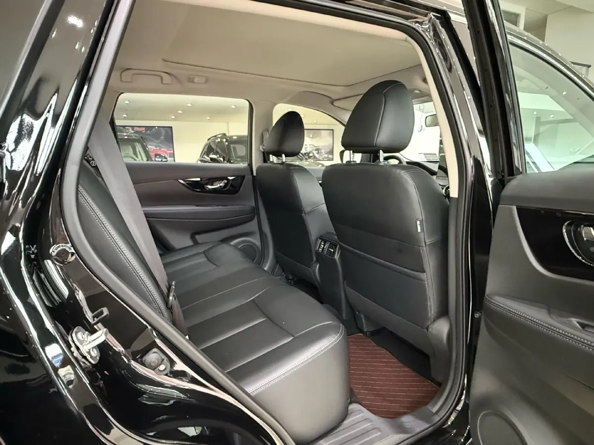 2025 Nissan X-Trail 2.0L 151HP L4 CVT,autocango,china used car exporter,china ev exporter,chinese used car exporter,chinese used ev exporter