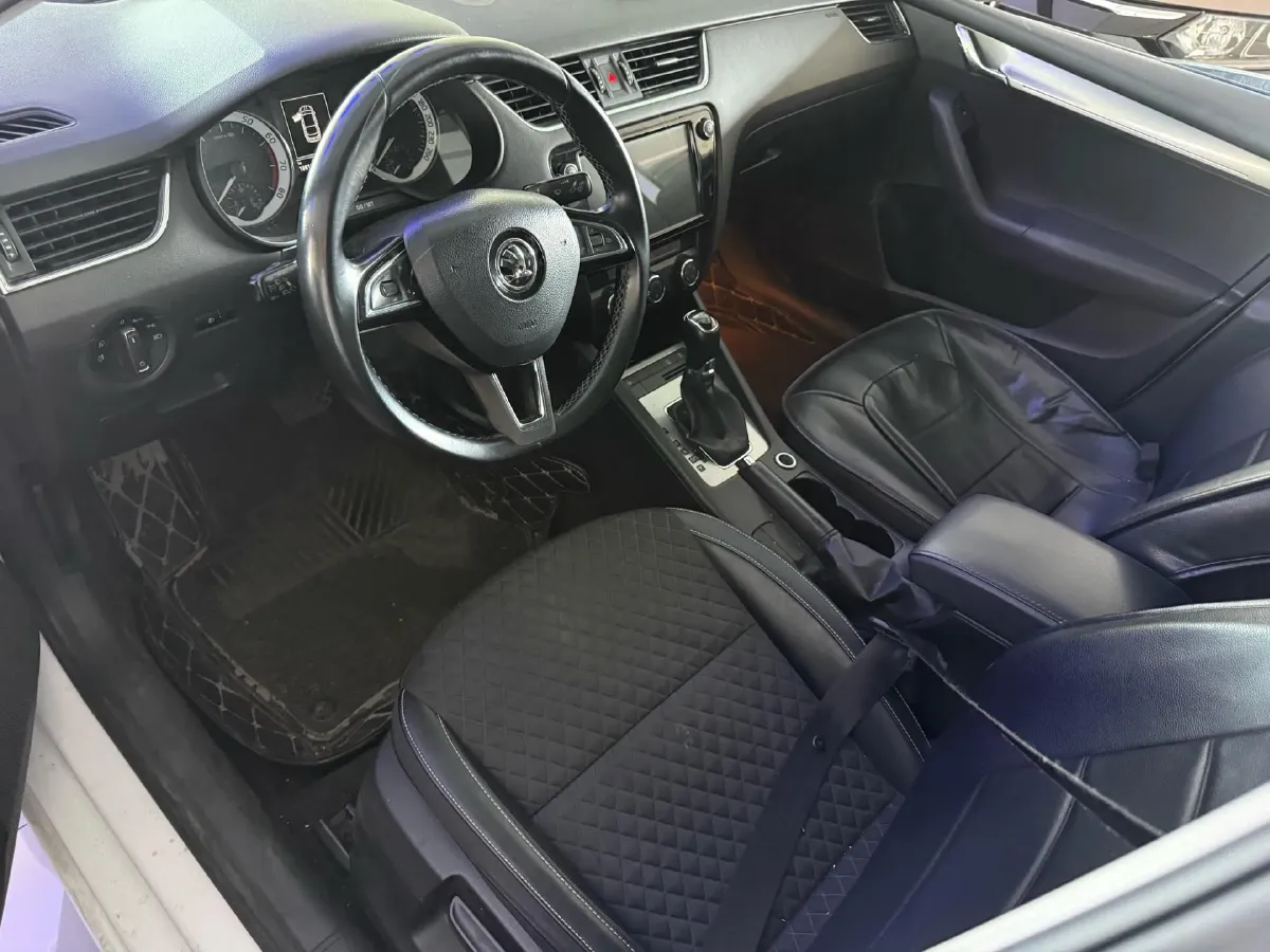 2018 Skoda Octavia 1.6L 110HP L4 6AT,autocango,china used car exporter,china ev exporter,chinese used car exporter,chinese used ev exporter
