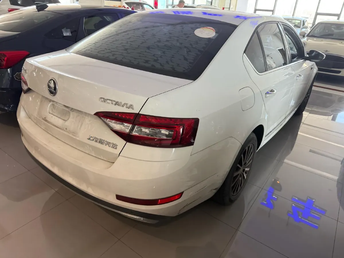 2018 Skoda Octavia 1.6L 110HP L4 6AT,autocango,china used car exporter,china ev exporter,chinese used car exporter,chinese used ev exporter