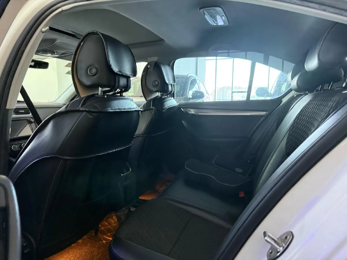 2018 Skoda Octavia 1.6L 110HP L4 6AT,autocango,china used car exporter,china ev exporter,chinese used car exporter,chinese used ev exporter