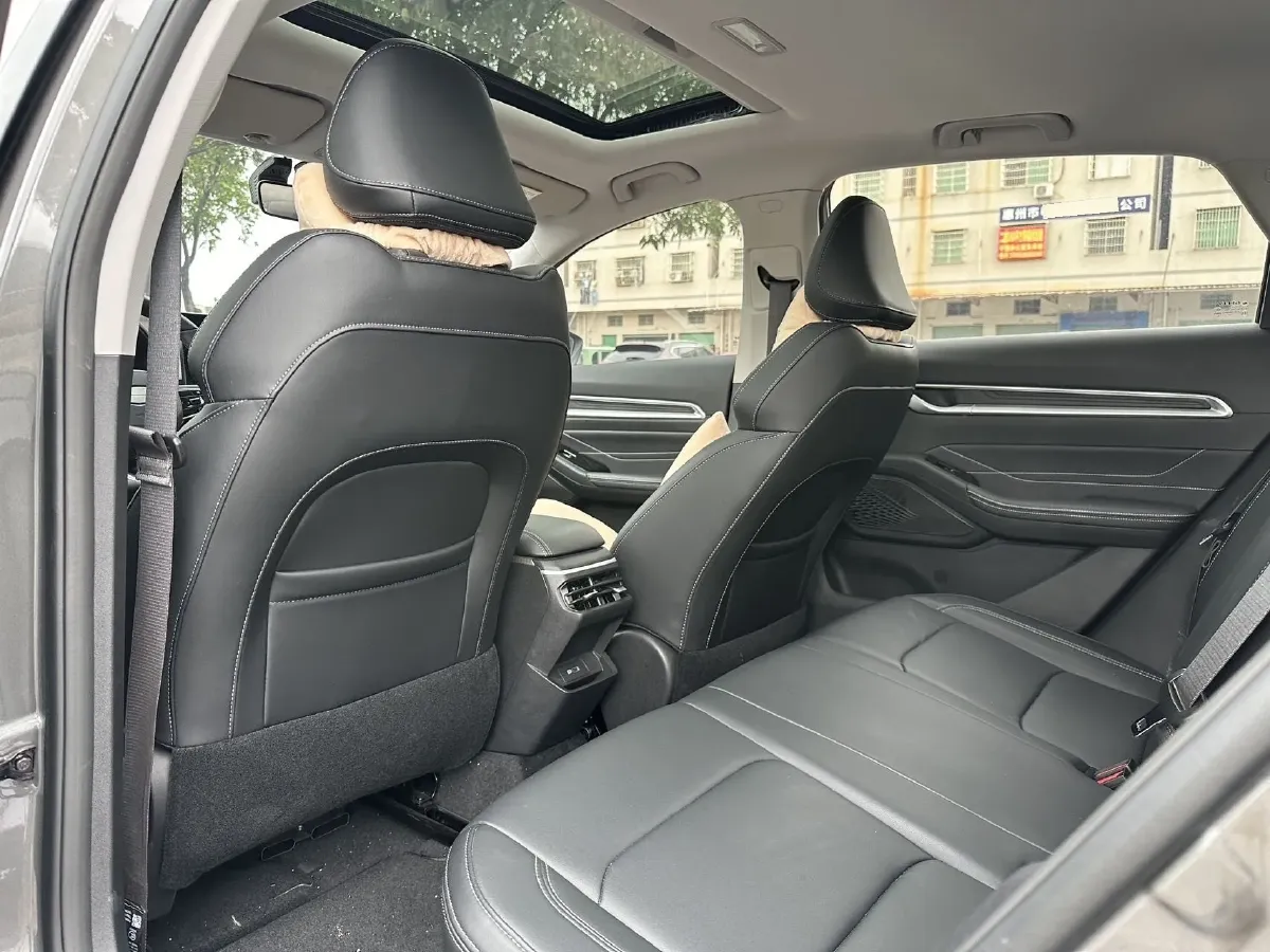 2025 Geely Emgrand 1.5L 127HP L4 CVT,autocango,china used car exporter,china ev exporter,chinese used car exporter,chinese used ev exporter