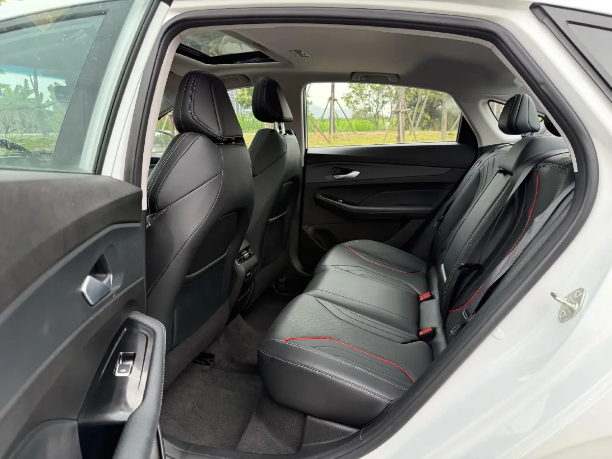 2024 Geely Binray 1.5T 181HP L4 7DCT,autocango,china used car exporter,china ev exporter,chinese used car exporter,chinese used ev exporter