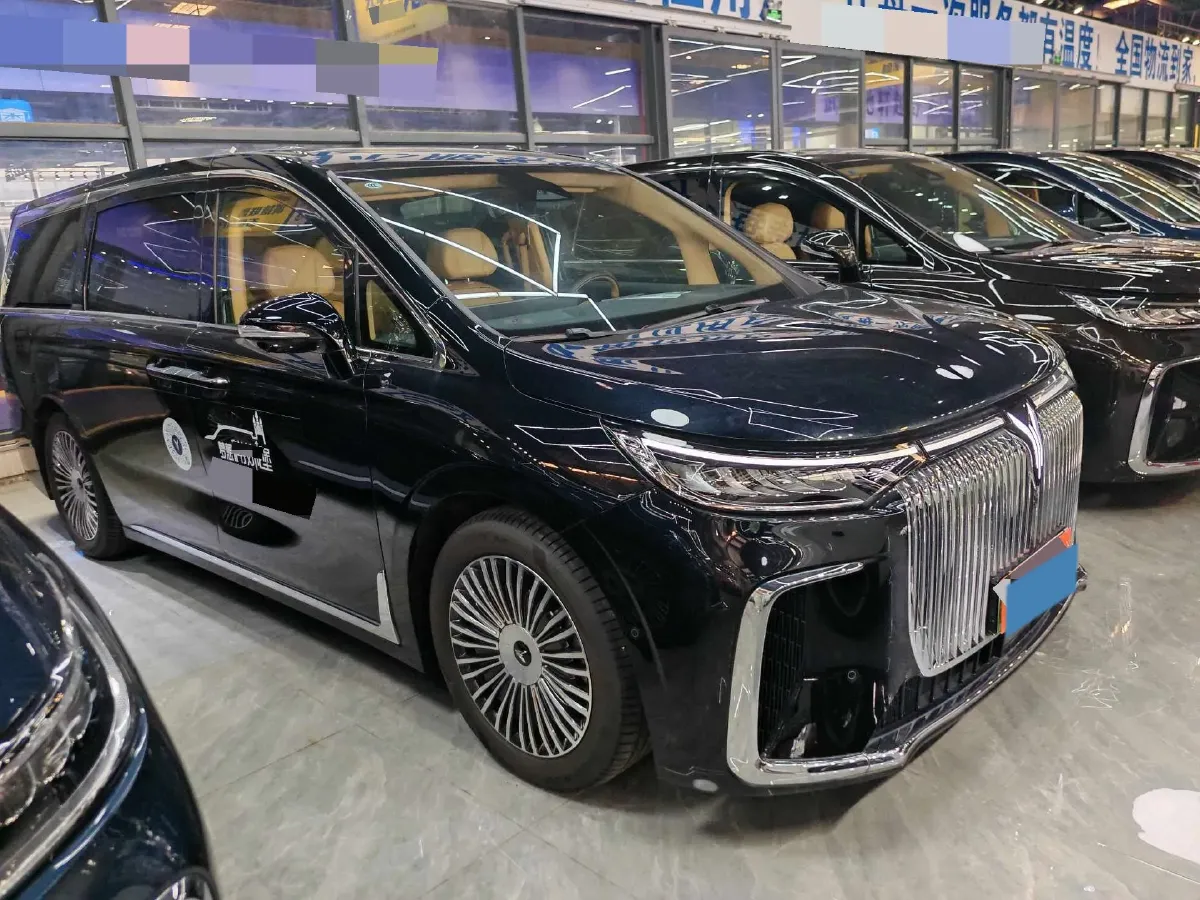 2025 Voyah Dream 1.5T 150HP L4 PHEV 41.7KWH,autocango,china used car exporter,china ev exporter,chinese used car exporter,chinese used ev exporter