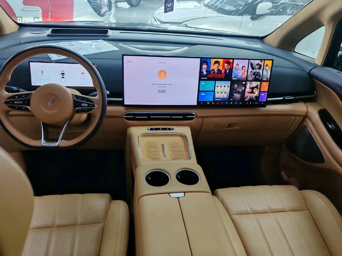 2025 Voyah Dream 1.5T 150HP L4 PHEV 41.7KWH,autocango,china used car exporter,china ev exporter,chinese used car exporter,chinese used ev exporter