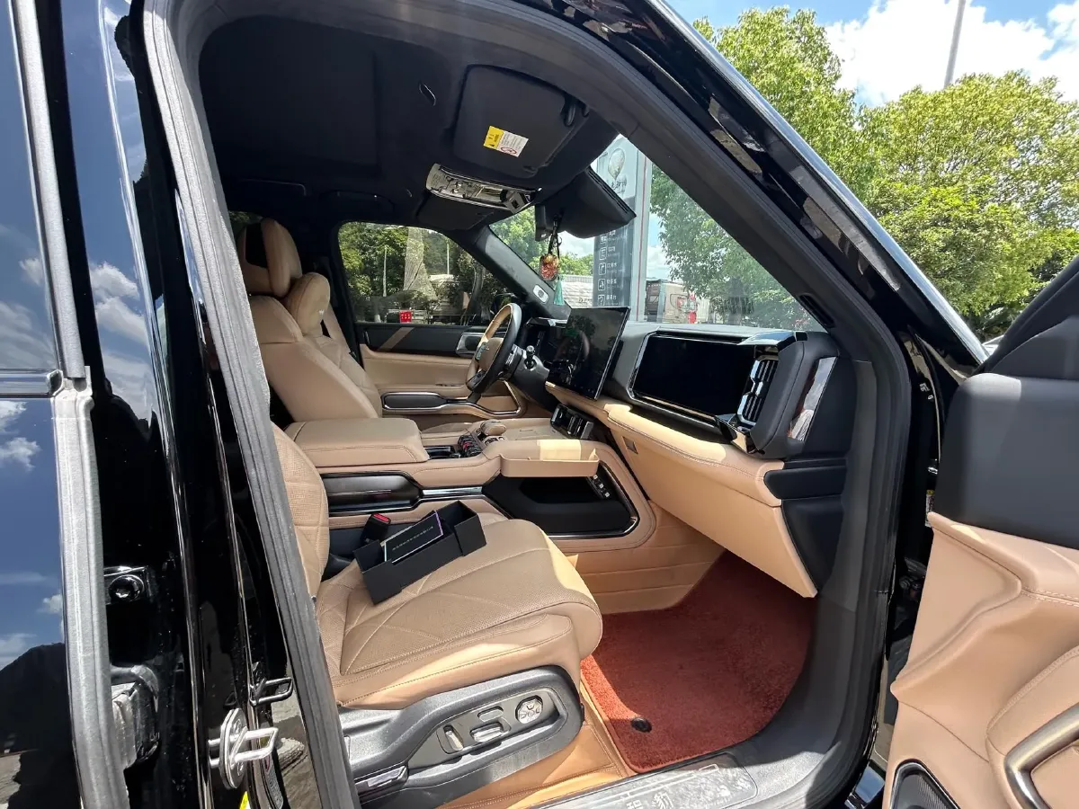 2025 FangChengBao Bao 8 2.0T 245HP L4 E-CVT PHEV 36.8KWH,autocango,china used car exporter,china ev exporter,chinese used car exporter,chinese used ev exporter