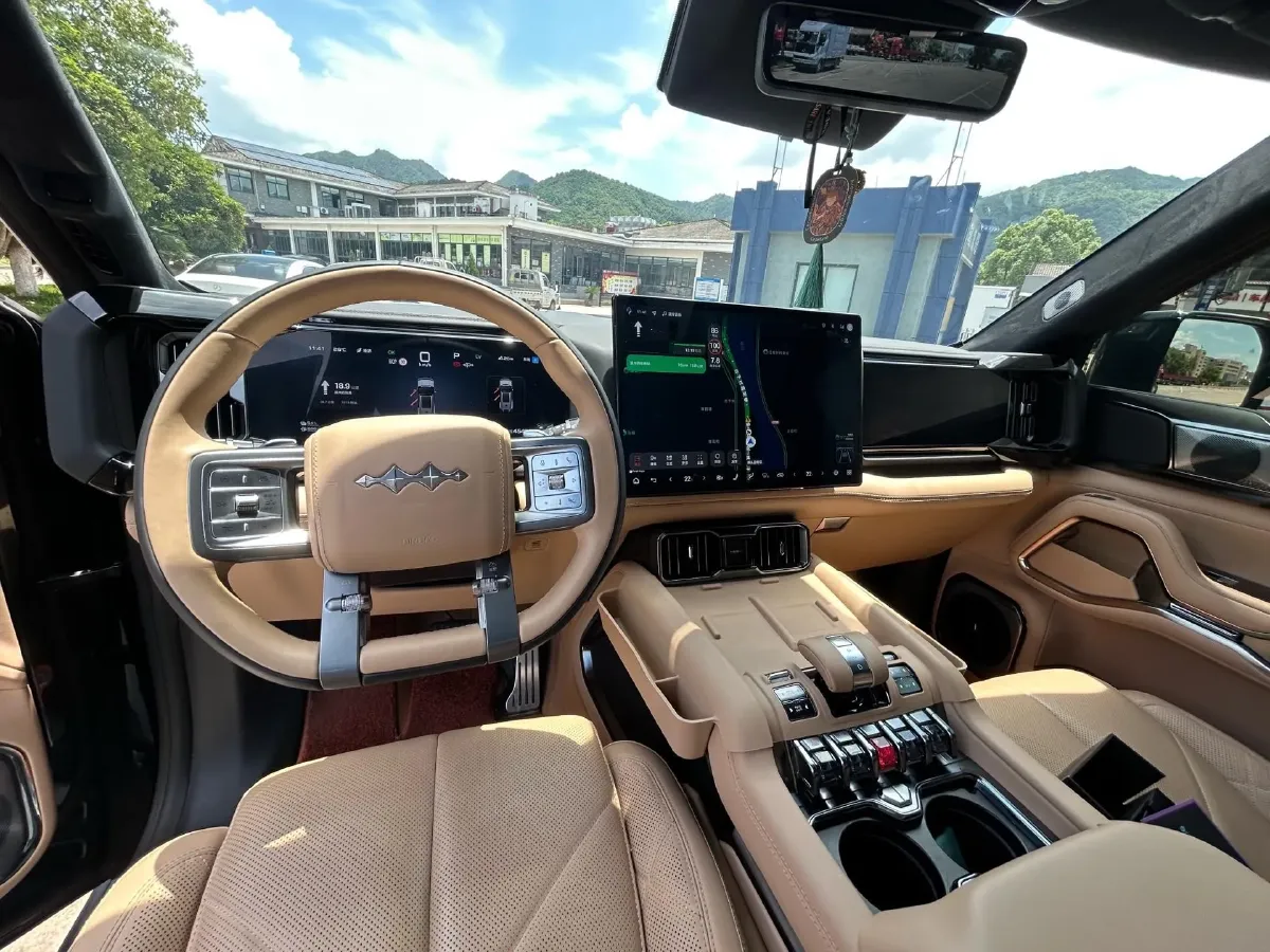 2025 FangChengBao Bao 8 2.0T 245HP L4 E-CVT PHEV 36.8KWH,autocango,china used car exporter,china ev exporter,chinese used car exporter,chinese used ev exporter