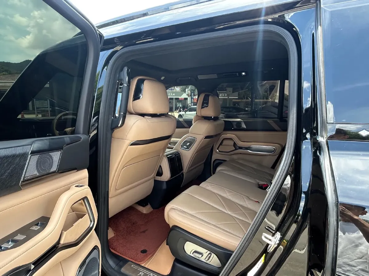 2025 FangChengBao Bao 8 2.0T 245HP L4 E-CVT PHEV 36.8KWH,autocango,china used car exporter,china ev exporter,chinese used car exporter,chinese used ev exporter