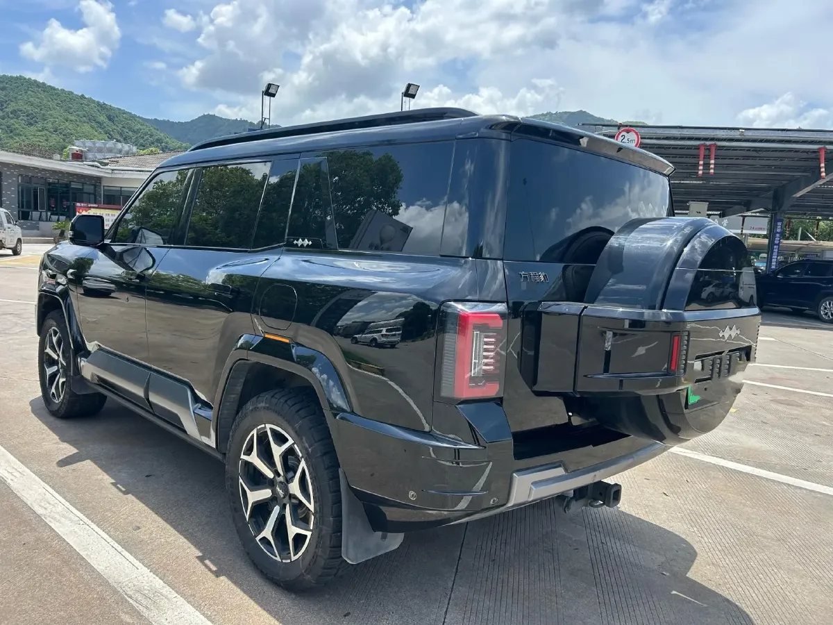 2025 FangChengBao Bao 8 2.0T 245HP L4 E-CVT PHEV 36.8KWH,autocango,china used car exporter,china ev exporter,chinese used car exporter,chinese used ev exporter