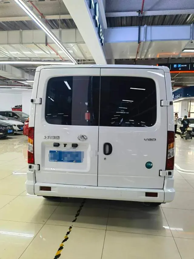2021 MAXUS XinTu V80 2.0T 127HP L4 6MT,autocango,china used car exporter,china ev exporter,chinese used car exporter,chinese used ev exporter