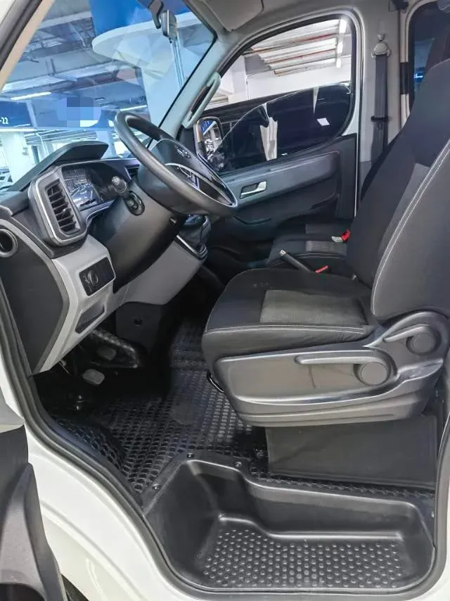 2021 MAXUS XinTu V80 2.0T 127HP L4 6MT,autocango,china used car exporter,china ev exporter,chinese used car exporter,chinese used ev exporter