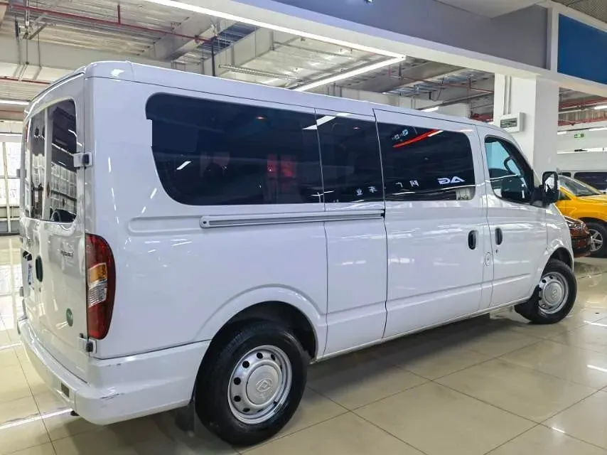 2021 MAXUS XinTu V80 2.0T 127HP L4 6MT,autocango,china used car exporter,china ev exporter,chinese used car exporter,chinese used ev exporter