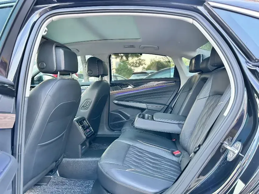 2019 Volvo V40 1.5T 152HP L4 6AT,autocango,china used car exporter,china ev exporter,chinese used car exporter,chinese used ev exporter