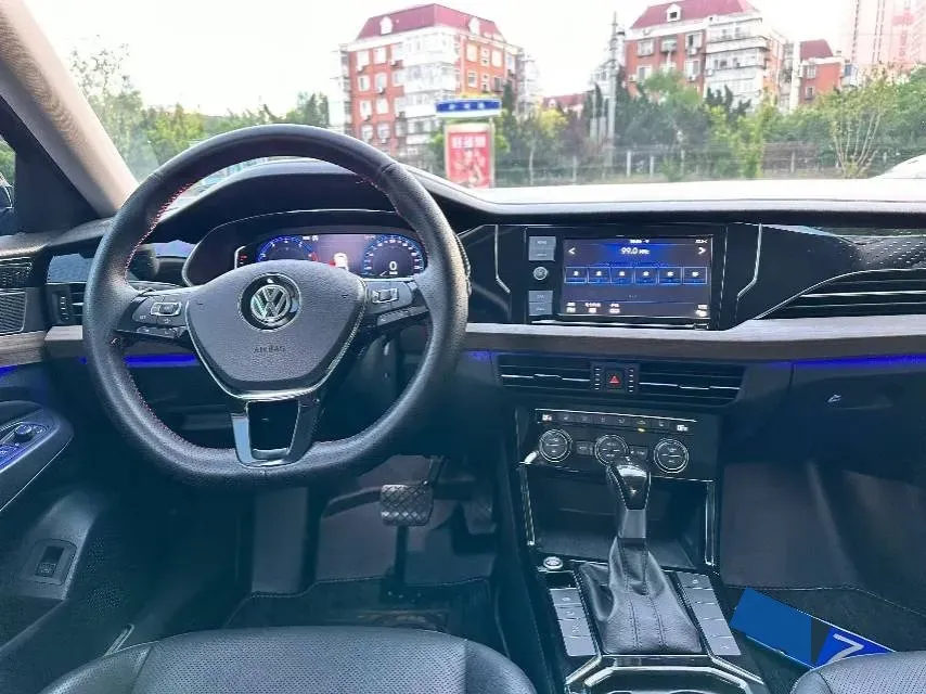 2019 Volvo V40 1.5T 152HP L4 6AT,autocango,china used car exporter,china ev exporter,chinese used car exporter,chinese used ev exporter