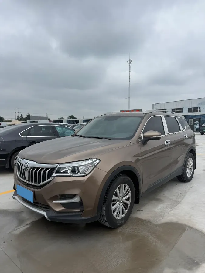 2018 Brilliance Auto V6 1.5T 150HP L4 6MT,autocango,china used car exporter,china ev exporter,chinese used car exporter,chinese used ev exporter