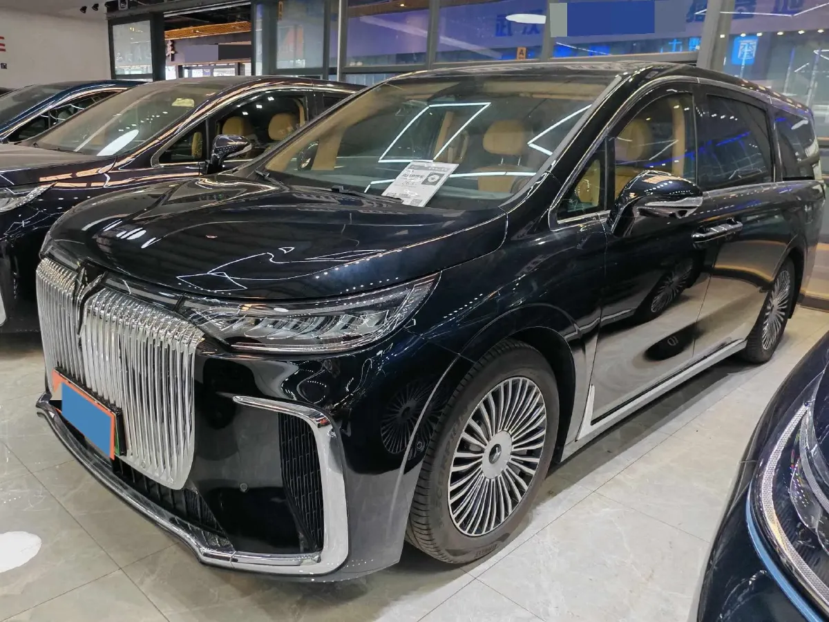 2025 Voyah Dream 1.5T 150HP L4 PHEV 41.7KWH,autocango,china used car exporter,china ev exporter,chinese used car exporter,chinese used ev exporter