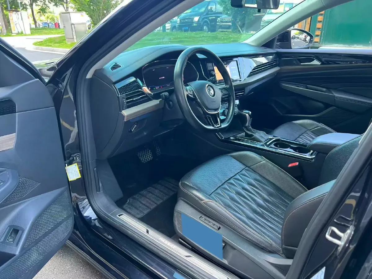 2019 Volvo V40 1.5T 152HP L4 6AT,autocango,china used car exporter,china ev exporter,chinese used car exporter,chinese used ev exporter