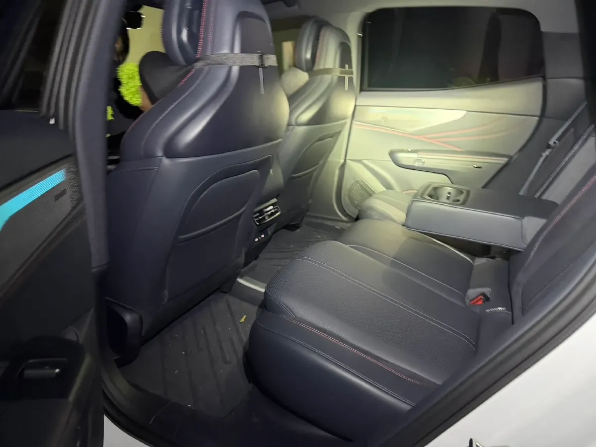 2026 LYNK&CO 07 EM-P 1.5T 163HP L4 3DHT PHEV,autocango,china used car exporter,china ev exporter,chinese used car exporter,chinese used ev exporter