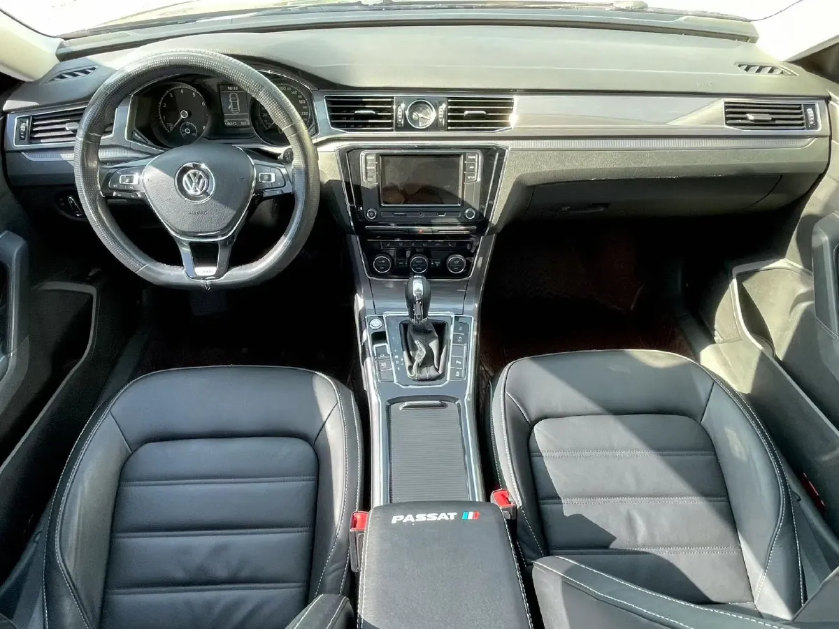 2017 Volkswagen Passat 1.8T 180HP L4 7DCT,autocango,china used car exporter,china ev exporter,chinese used car exporter,chinese used ev exporter
