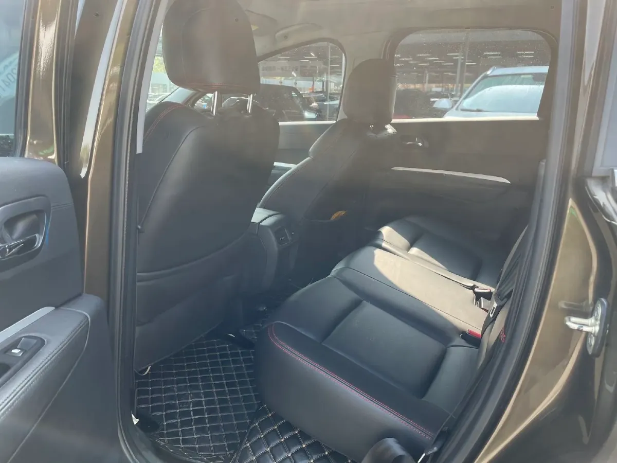2018 Peugeot 3008 2.0L 147HP L4 6AT,autocango,china used car exporter,china ev exporter,chinese used car exporter,chinese used ev exporter