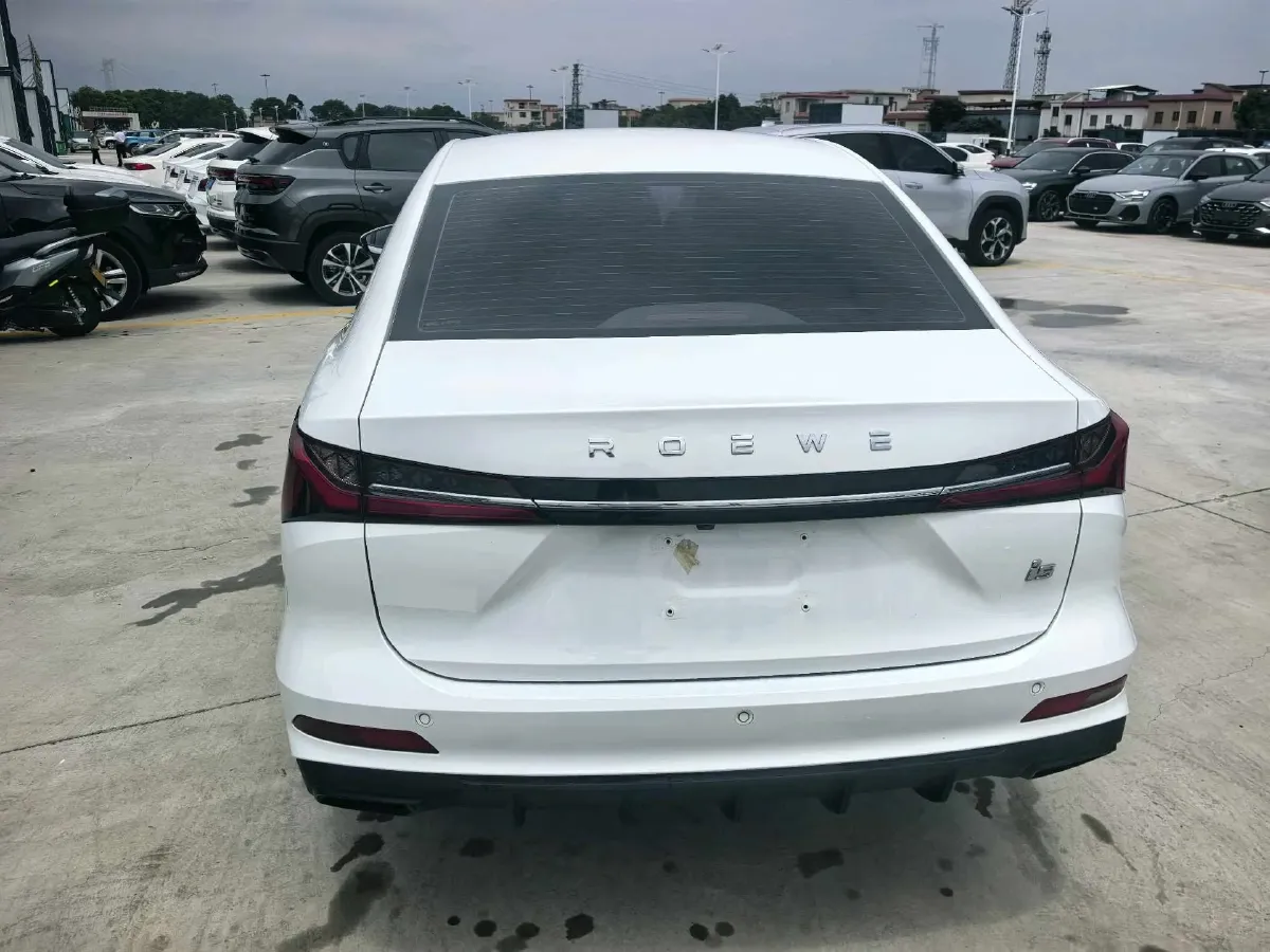 2023 Roewe i5 1.5L 129HP L4 5MT,autocango,china used car exporter,china ev exporter,chinese used car exporter,chinese used ev exporter