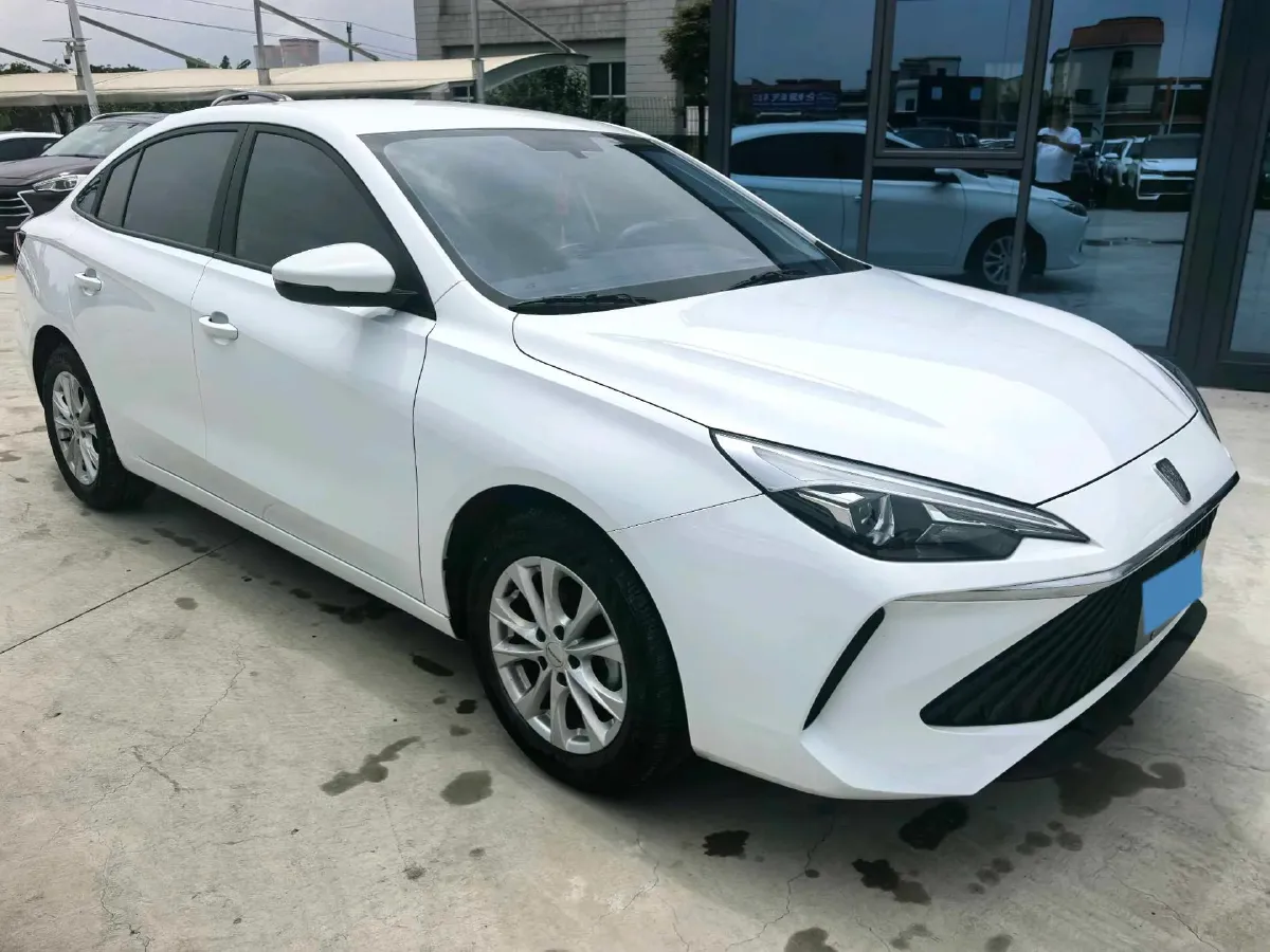 2023 Roewe i5 1.5L 129HP L4 5MT,autocango,china used car exporter,china ev exporter,chinese used car exporter,chinese used ev exporter