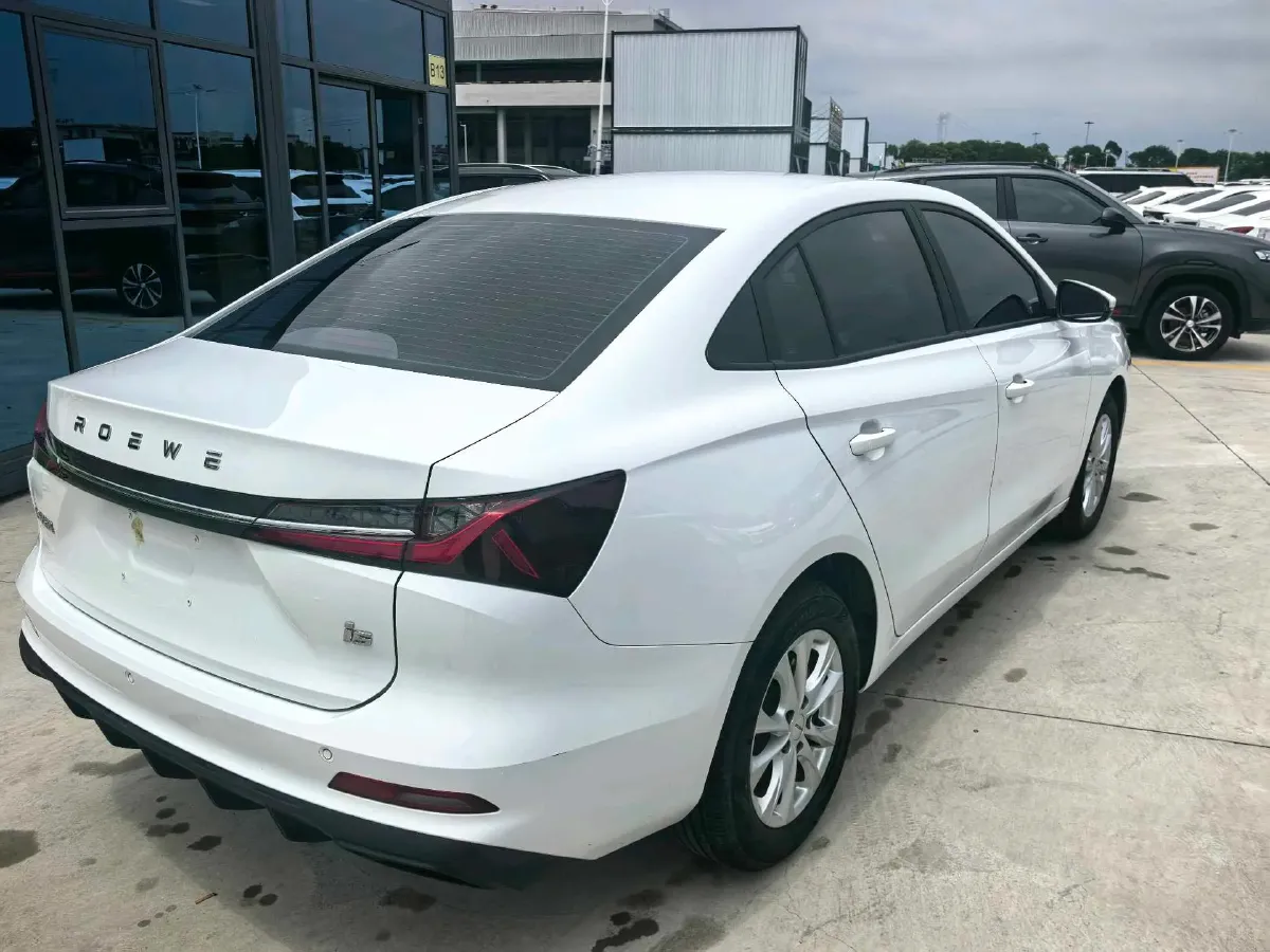 2023 Roewe i5 1.5L 129HP L4 5MT,autocango,china used car exporter,china ev exporter,chinese used car exporter,chinese used ev exporter