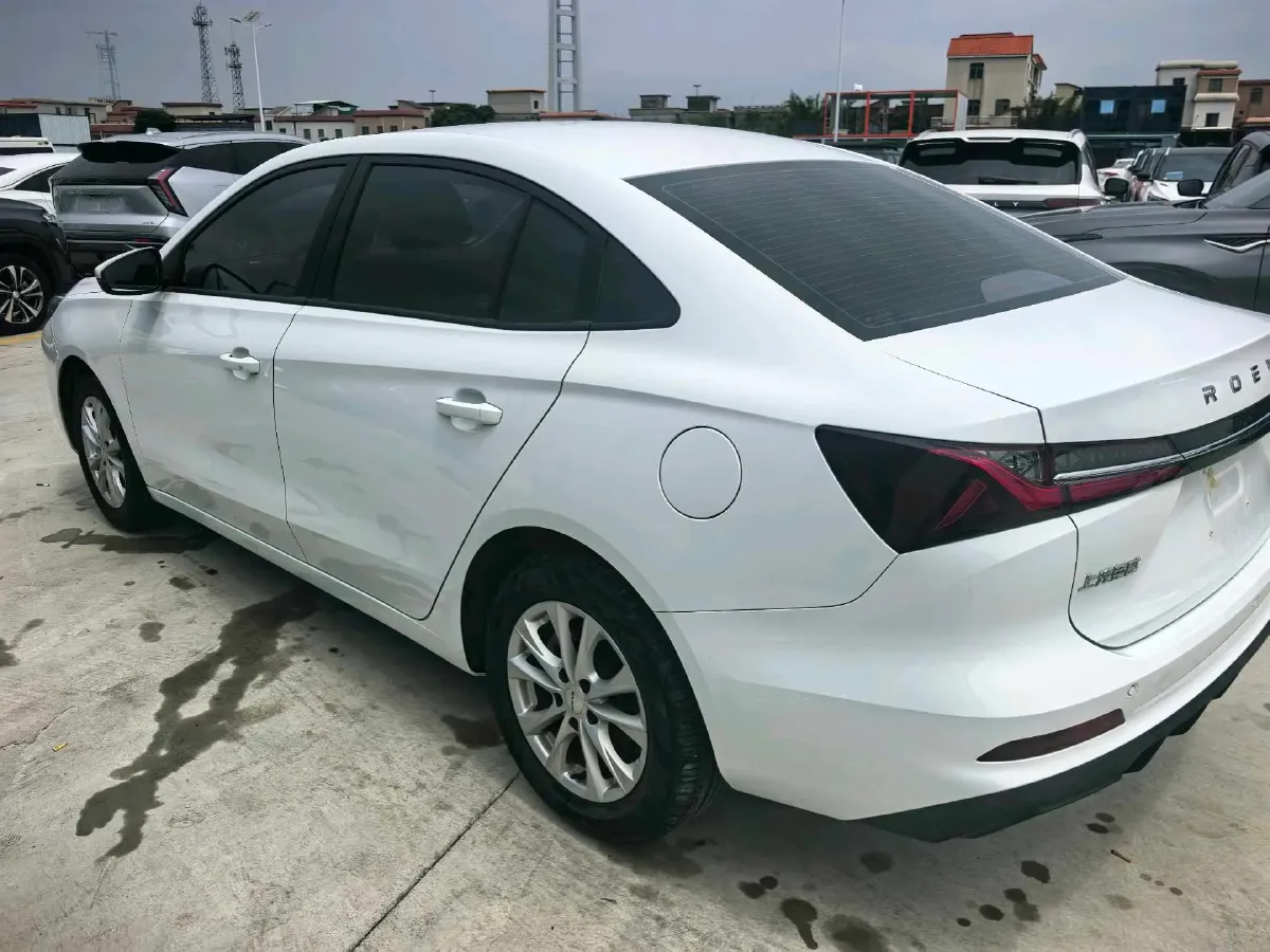 2023 Roewe i5 1.5L 129HP L4 5MT,autocango,china used car exporter,china ev exporter,chinese used car exporter,chinese used ev exporter