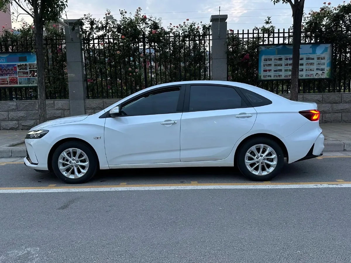 2023 Chevrolet Monza 1.5L 113HP L4 6DCT,autocango,china used car exporter,china ev exporter,chinese used car exporter,chinese used ev exporter