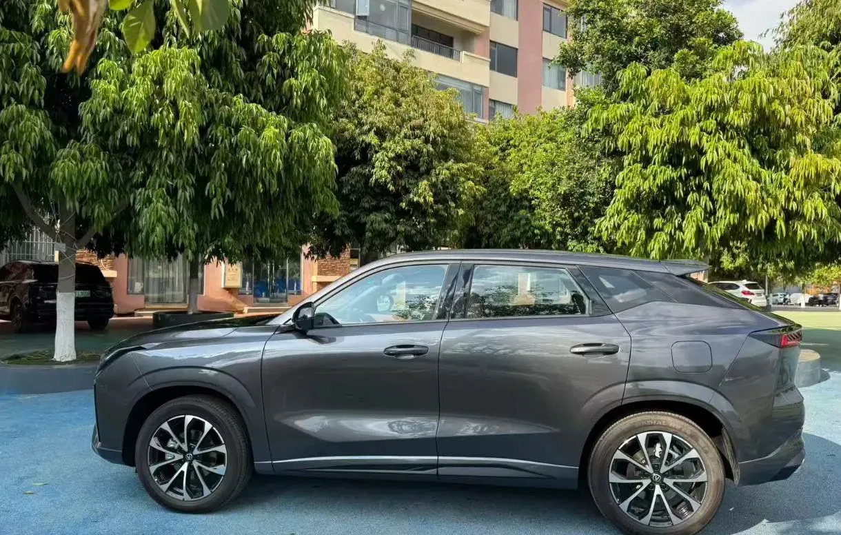 2024 ChangAn UNI-Z 1.5L 98HP L4 E-CVT PHEV 18.4KWH,autocango,china used car exporter,china ev exporter,chinese used car exporter,chinese used ev exporter