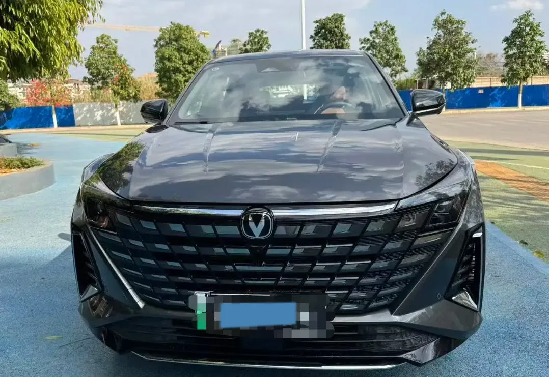 2024 ChangAn UNI-Z 1.5L 98HP L4 E-CVT PHEV 18.4KWH,autocango,china used car exporter,china ev exporter,chinese used car exporter,chinese used ev exporter