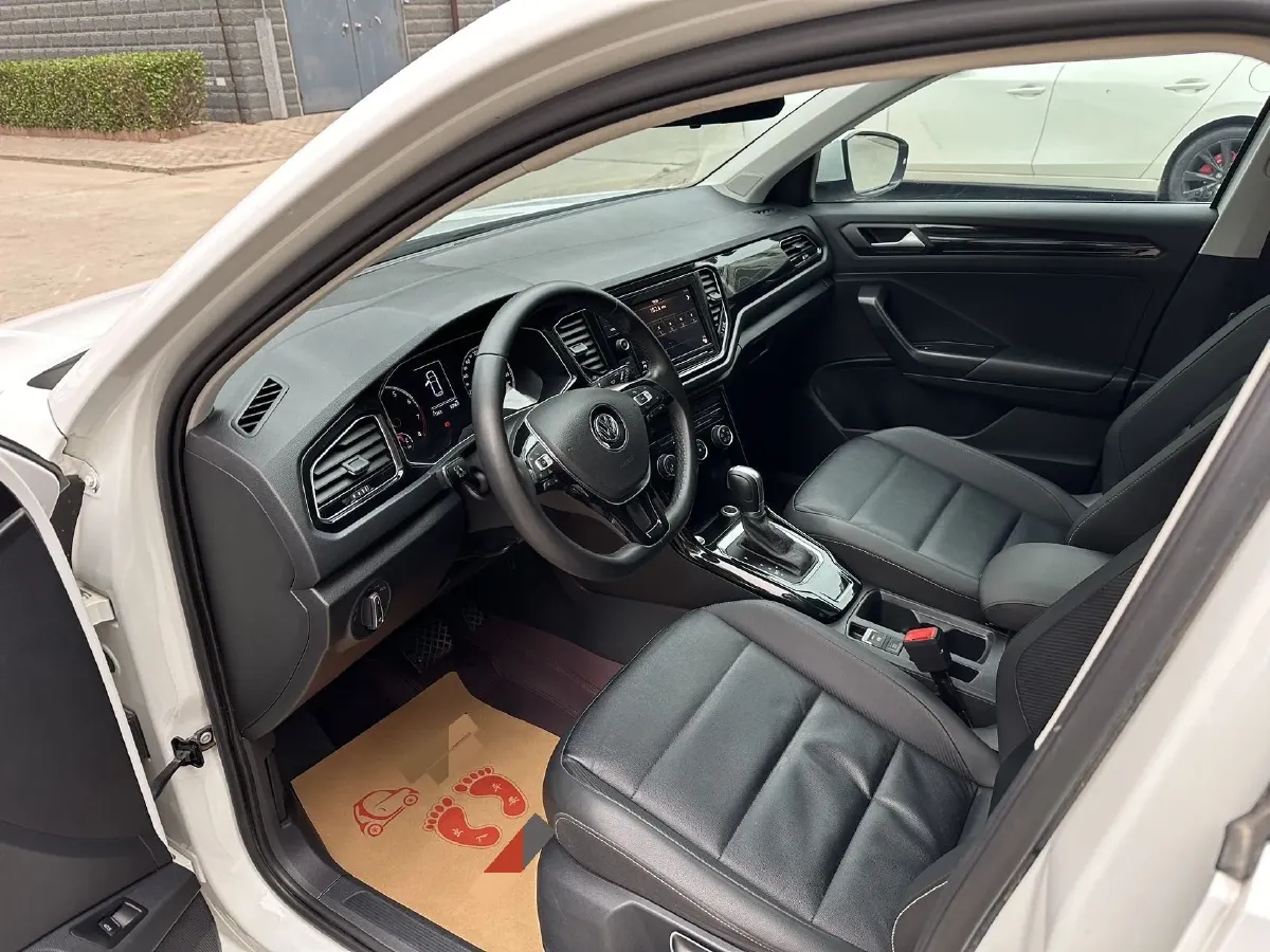 2019 Volkswagen T-Roc 1.4T 150HP L4 7DCT,autocango,china used car exporter,china ev exporter,chinese used car exporter,chinese used ev exporter