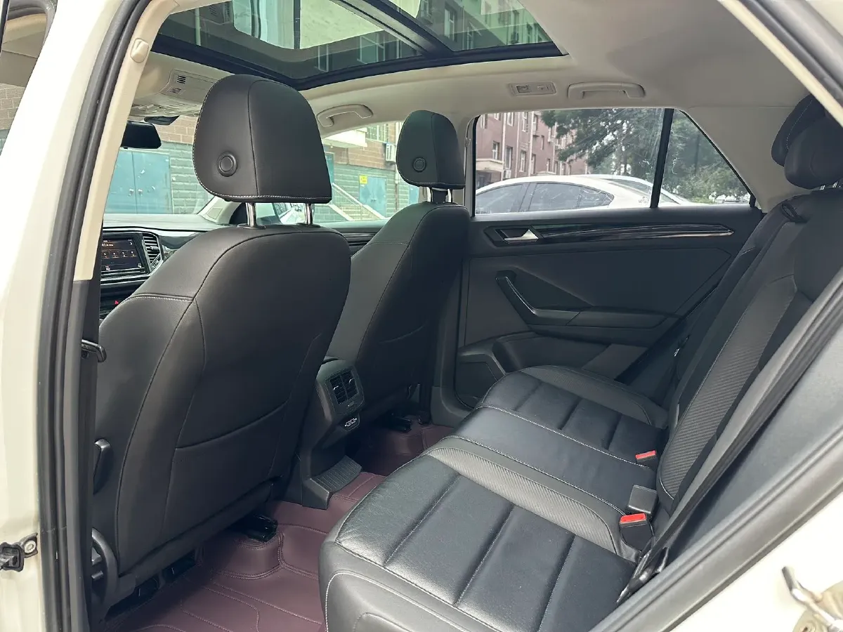 2019 Volkswagen T-Roc 1.4T 150HP L4 7DCT,autocango,china used car exporter,china ev exporter,chinese used car exporter,chinese used ev exporter