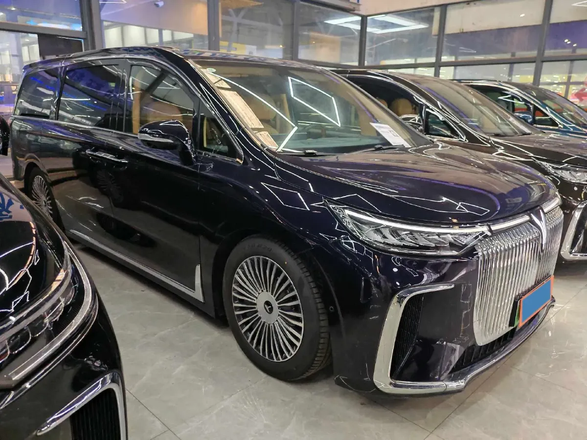 2025 Voyah Dream 1.5T 150HP L4 PHEV 41.7KWH,autocango,china used car exporter,china ev exporter,chinese used car exporter,chinese used ev exporter