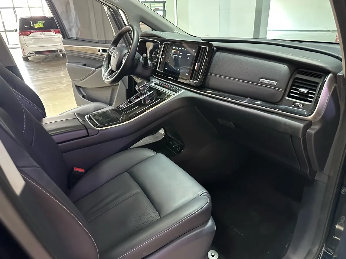 2021 GAC Trumpchi M8 2.0T 252HP L4 8AT,autocango,china used car exporter,china ev exporter,chinese used car exporter,chinese used ev exporter