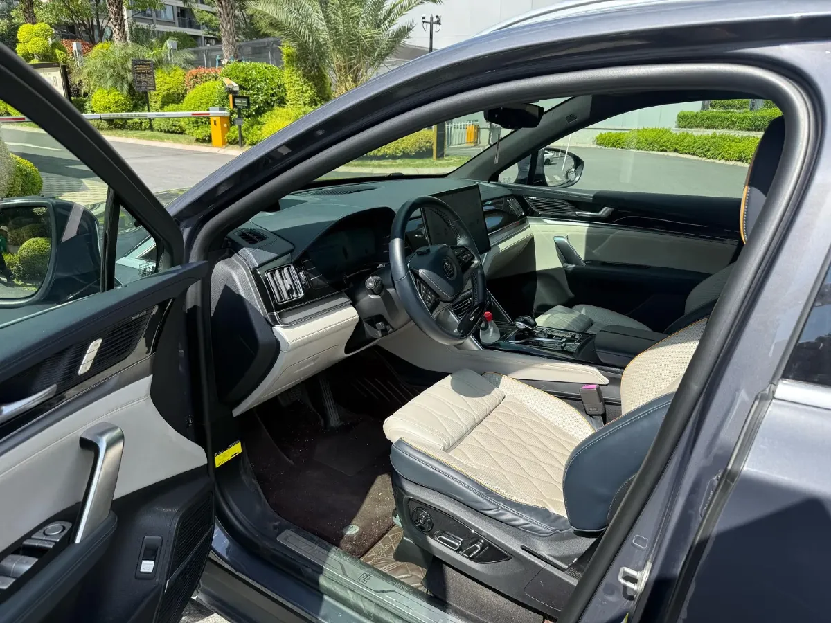 2022 Roewe iMAX8 BEV 90KWH,autocango,china used car exporter,china ev exporter,chinese used car exporter,chinese used ev exporter