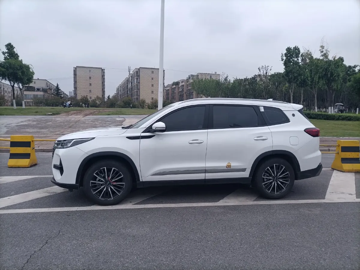 2025 Chery Tiggo 8 PRO 1.6T 197HP L4 7DCT,autocango,china used car exporter,china ev exporter,chinese used car exporter,chinese used ev exporter