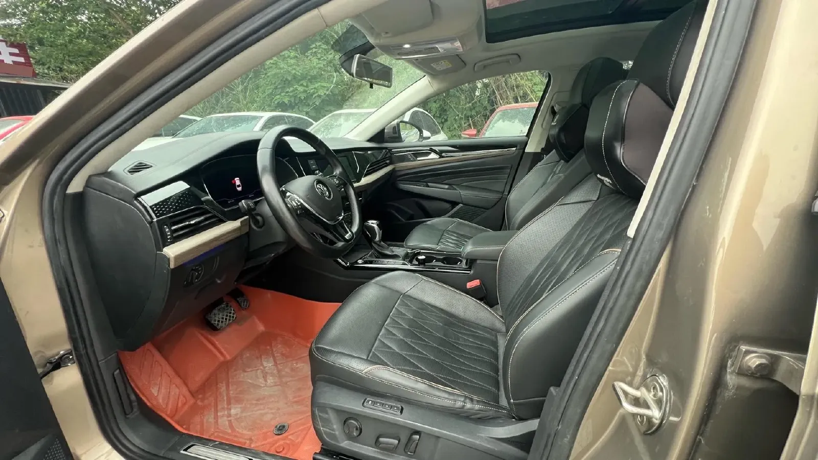 2019 Volvo V40 1.5T 152HP L4 6AT,autocango,china used car exporter,china ev exporter,chinese used car exporter,chinese used ev exporter